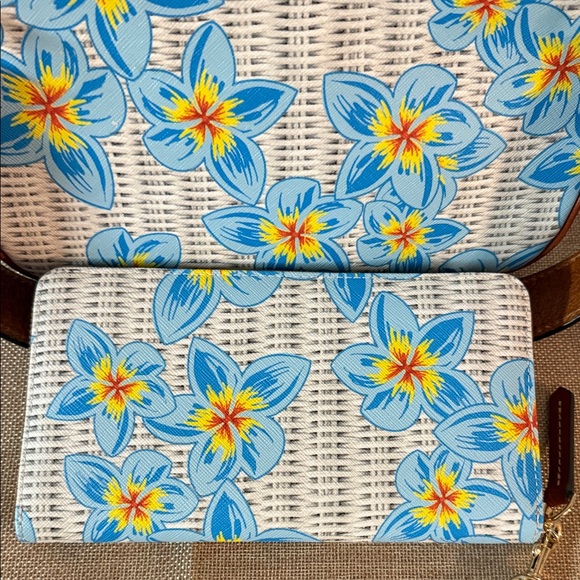Dooney & Bourke plumeria Blue Floral Shoulder Bag and Wallet/wristlet MRSP $576 - Picture 8 of 14